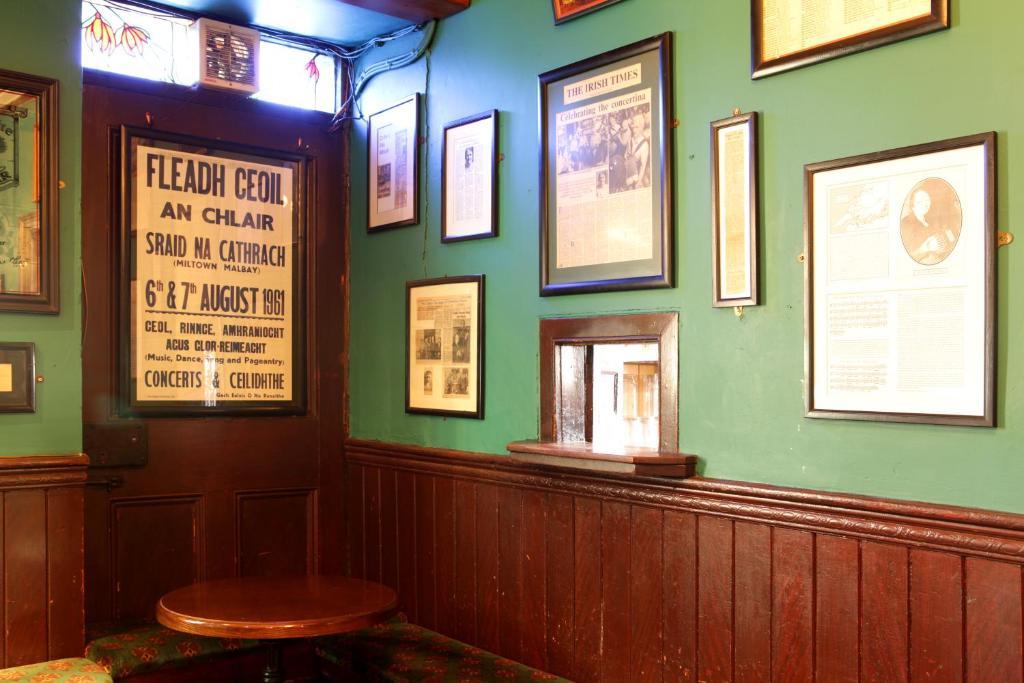 Crotty'S Pub & Accommodation 킬러쉬 외부 사진